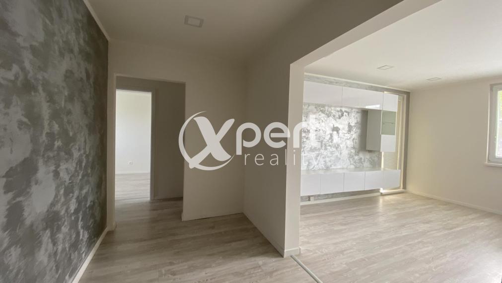 REZERVOVANÉ   119 990,- € Ponúkam na predaj kompletne prerobený 3 izbový  byt  s loggiou  v Dunajskej  Strede