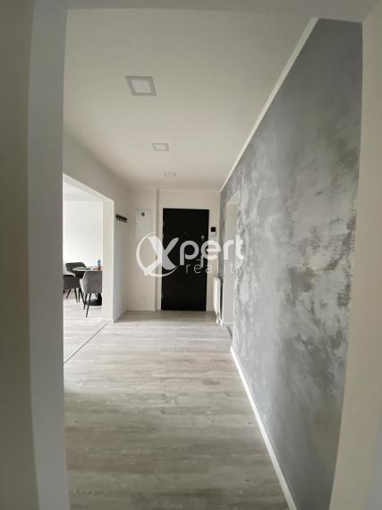 REZERVOVANÉ   119 990,- € Ponúkam na predaj kompletne prerobený 3 izbový  byt  s loggiou  v Dunajskej  Strede