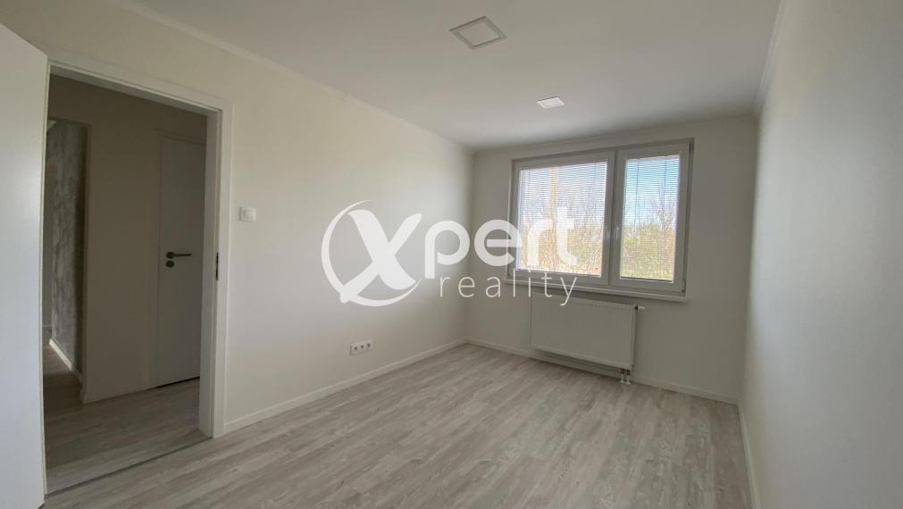 REZERVOVANÉ   119 990,- € Ponúkam na predaj kompletne prerobený 3 izbový  byt  s loggiou  v Dunajskej  Strede