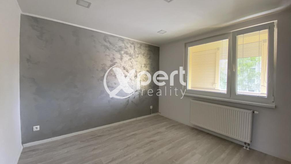 REZERVOVANÉ   119 990,- € Ponúkam na predaj kompletne prerobený 3 izbový  byt  s loggiou  v Dunajskej  Strede