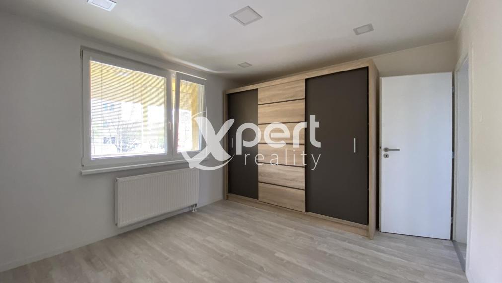 REZERVOVANÉ   119 990,- € Ponúkam na predaj kompletne prerobený 3 izbový  byt  s loggiou  v Dunajskej  Strede