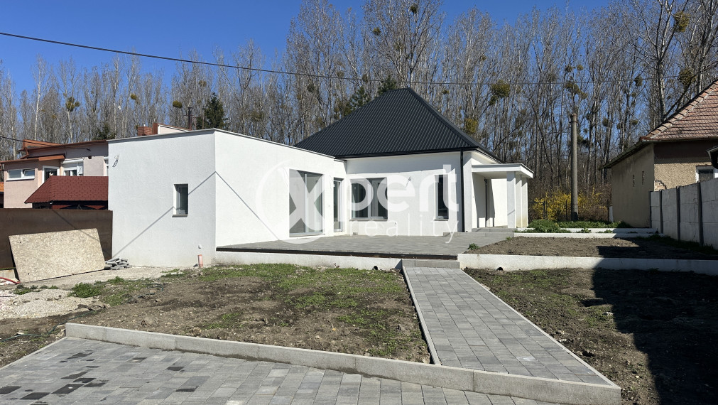 Rodinný dom v obci Tomášikovo je na predaj