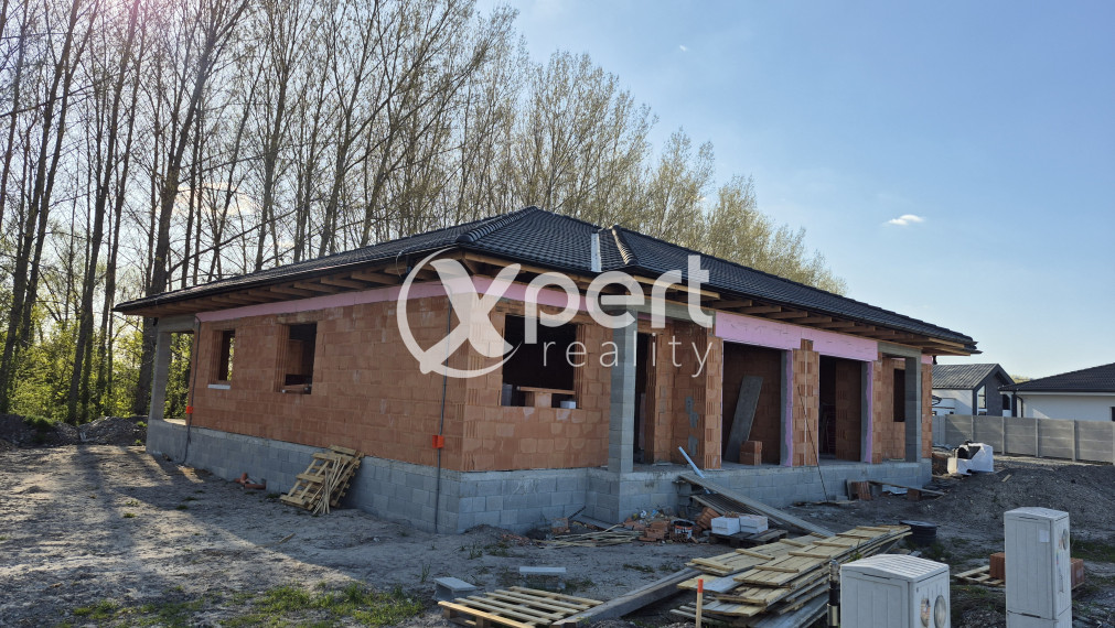 PREDAJ, 4 izbový RD s dvomi bytovými jednotkami v Dunajskej Strede