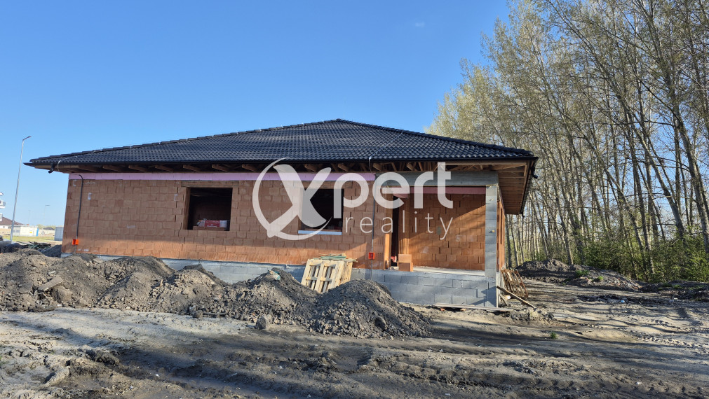 PREDAJ, 4 izbový RD s dvomi bytovými jednotkami v Dunajskej Strede