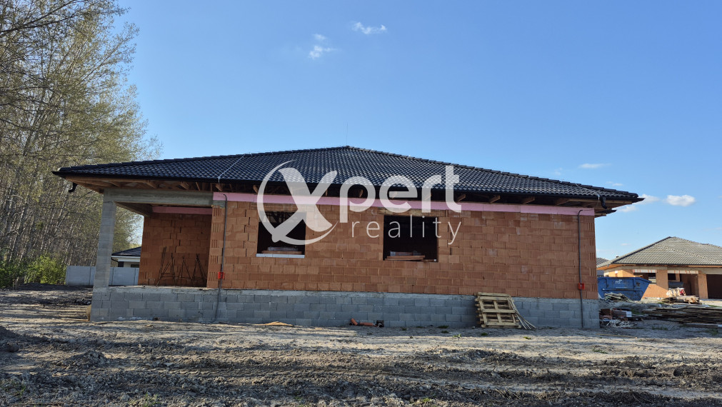 PREDAJ, 4 izbový RD s dvomi bytovými jednotkami v Dunajskej Strede