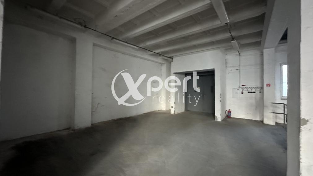 NA PRENÁJOM: Skladová hala s nákladným výťahom