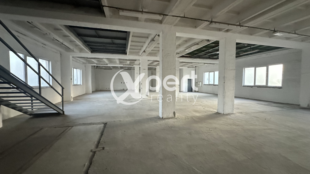 NA PRENÁJOM: Skladová hala s nákladným výťahom