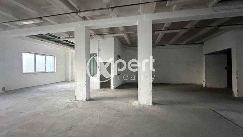 NA PRENÁJOM: Skladová hala s nákladným výťahom