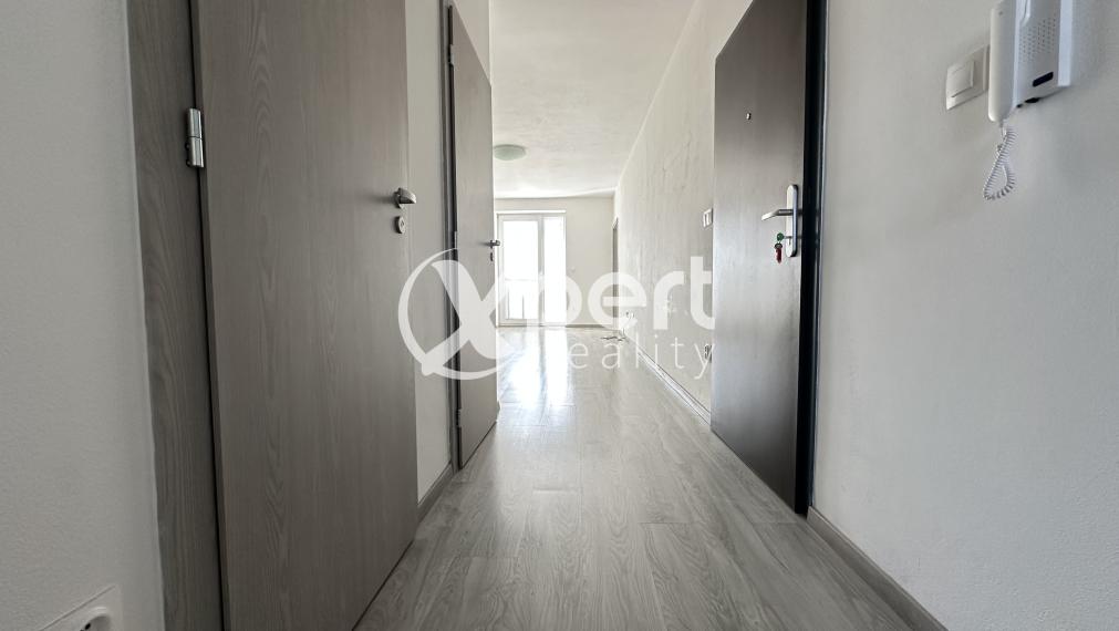 Slnečný 3 izbový byt na predaj-Parkovacie státie grátis