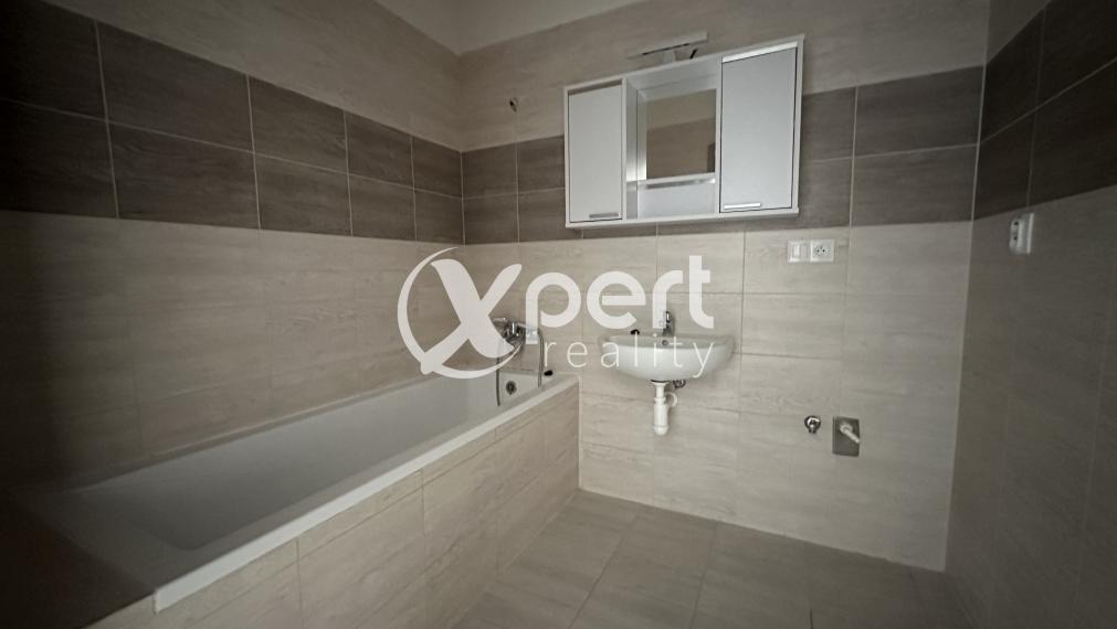 Slnečný 3 izbový byt a vlastné parkovanie ako bonus