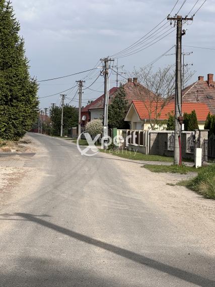TRI slnečné, susediace stavebné pozemky do 10km od mesta Veľký Meder