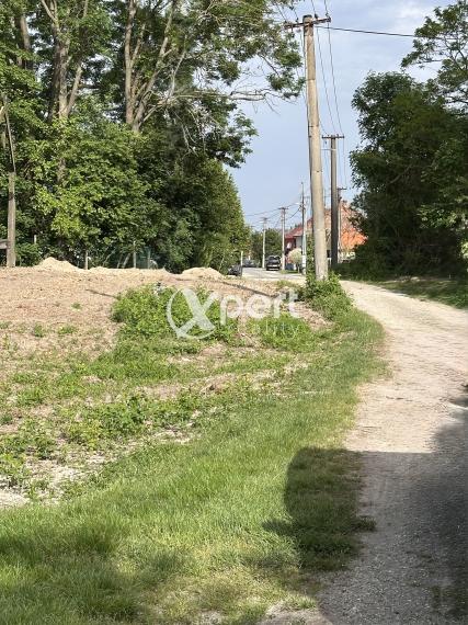 TRI slnečné, susediace stavebné pozemky do 10km od mesta Veľký Meder