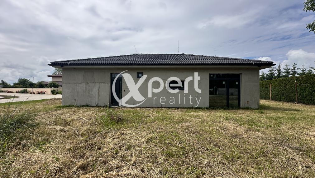 NOVOSTAVBA RODINNÉHO DOMU-ŠPIČKOVÉ BÝVANIE V NOVOM