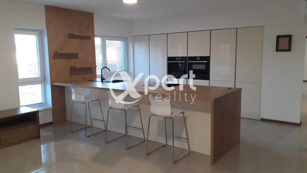 Prenájom priestranného 3i bytu 110m2 v Šamoríne časť Čilistov