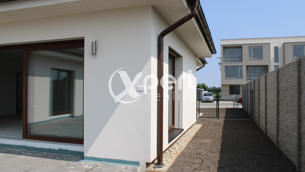 Nadštandardný nový štvorizbový RD s garážou