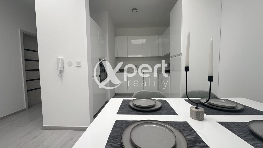 Nový, kompletne zariadený 2-izbový byt v modernej novostavbe