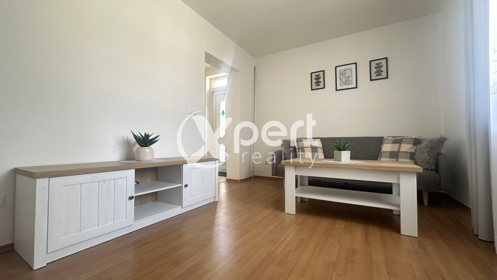 Prenájom  v rodinnom dome-záhrada, parkovanie a  súkromie