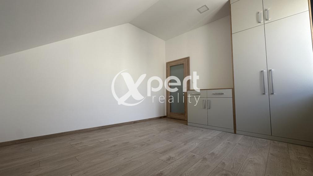 3 - Izbový byt na prenájom s parkovacím miestom