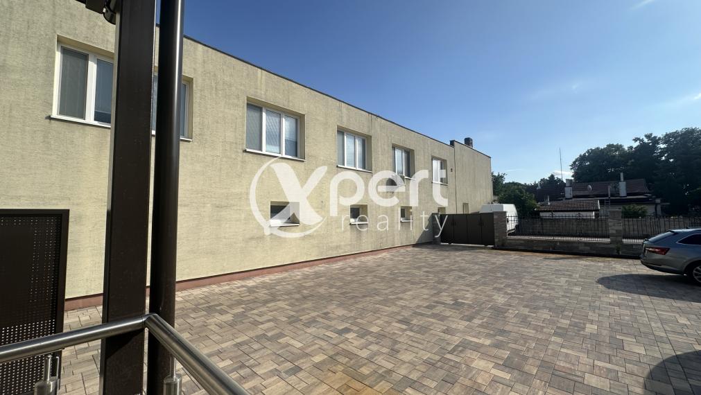 3 - Izbový byt na prenájom s parkovacím miestom