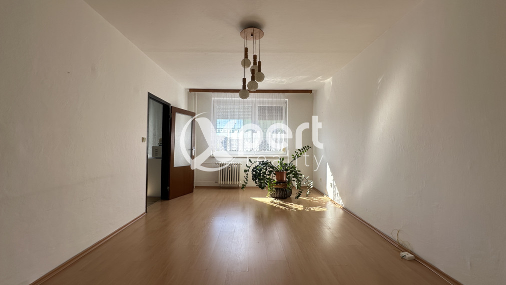 REZERVOVANÉ, 3-izbový byt s loggiou v Galante – Sever