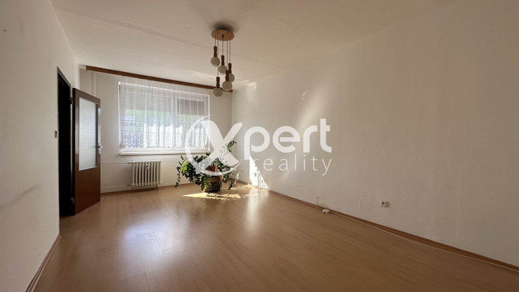 REZERVOVANÉ, 3-izbový byt s loggiou v Galante – Sever