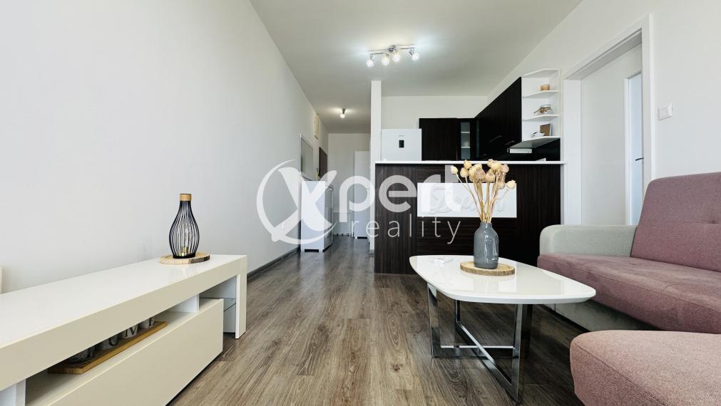 Na prenájom krásny, plne zariadený 2-izbový byt