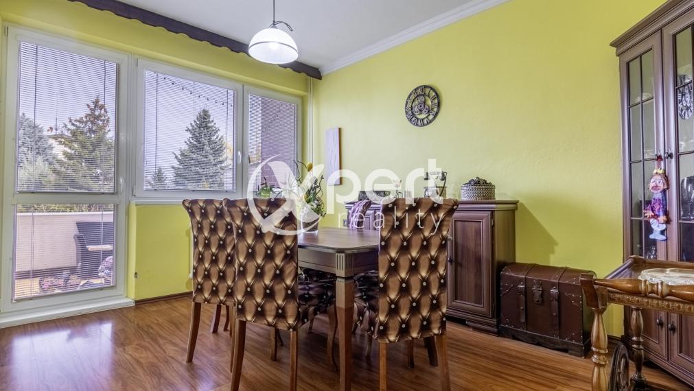 ZNÍŽENÁ CENA. Rodinný dom na predaj s garážou a  záhradou