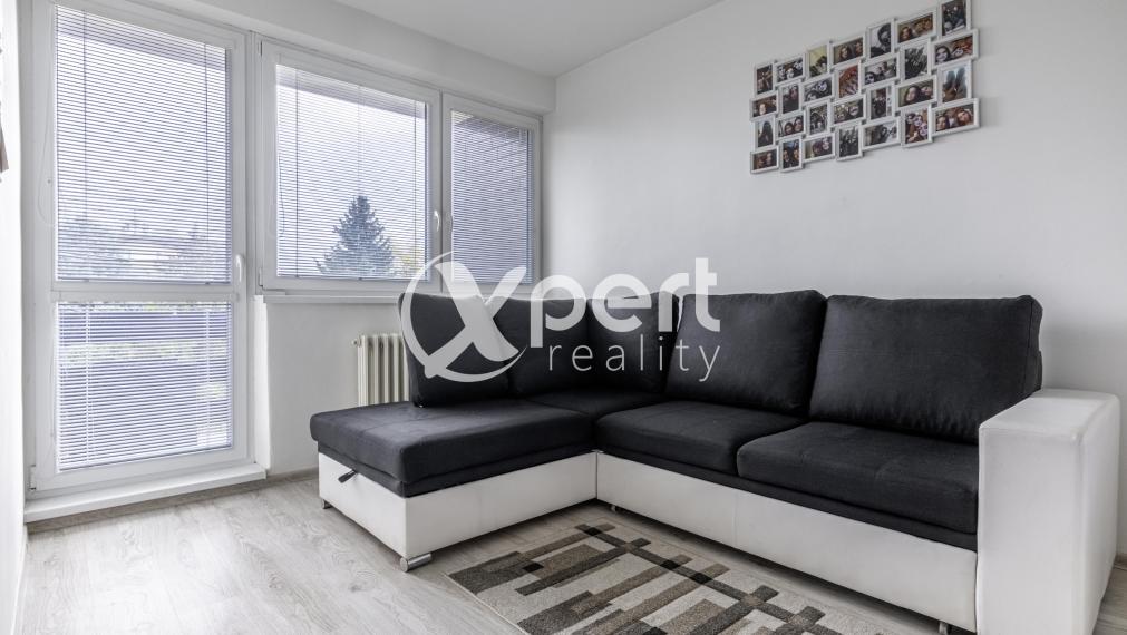 ZNÍŽENÁ CENA. Rodinný dom na predaj s garážou a  záhradou