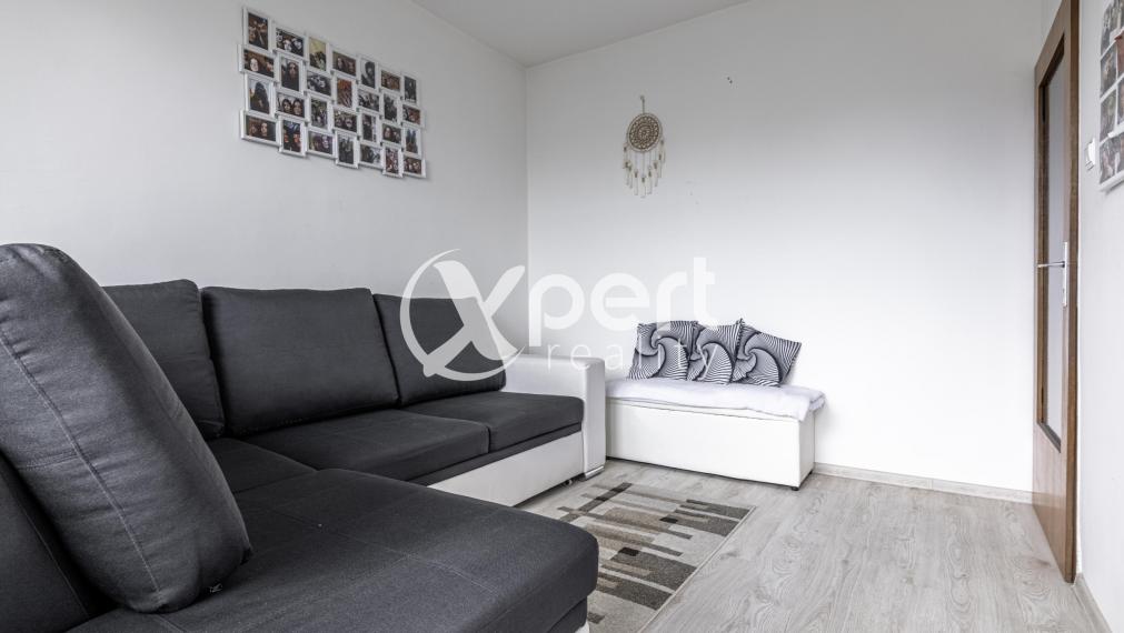 ZNÍŽENÁ CENA. Rodinný dom na predaj s garážou a  záhradou