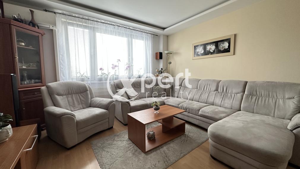 ZÍŽENÁ CENA. Na predaj  3-izbový byt s loggiou