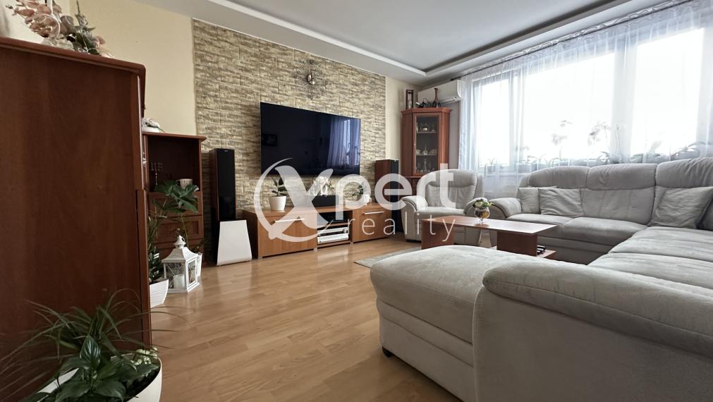 ZÍŽENÁ CENA. Na predaj  3-izbový byt s loggiou