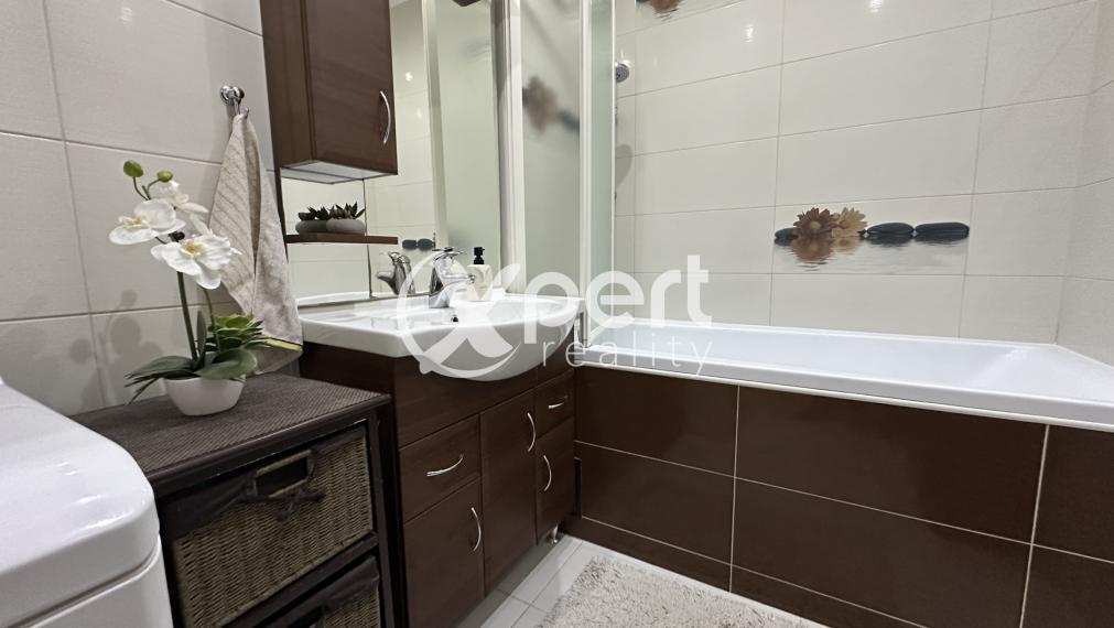 ZÍŽENÁ CENA. Na predaj  3-izbový byt s loggiou