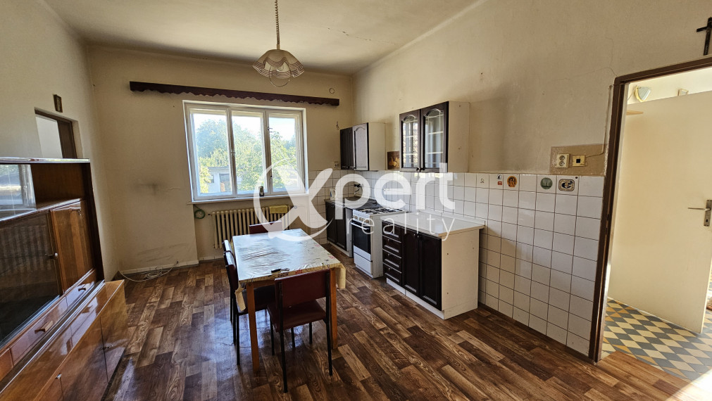 3-izb. RODINNÝ DOM S GARÁŽOU na 1211m2 POZEMKU