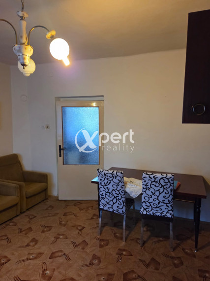 3-izbový podpivničený rodinný dom s garážou.