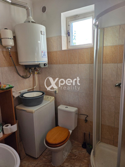 3-izbový podpivničený rodinný dom s garážou.