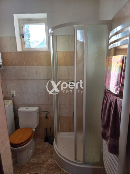 3-izbový podpivničený rodinný dom s garážou.