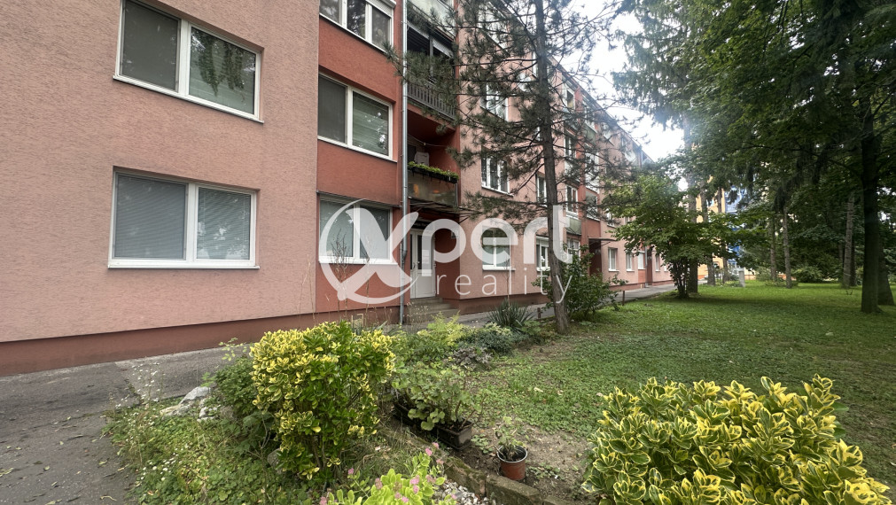 Na predaj 3 izbový byt s loggiou po kompletnej rekonštrukcii