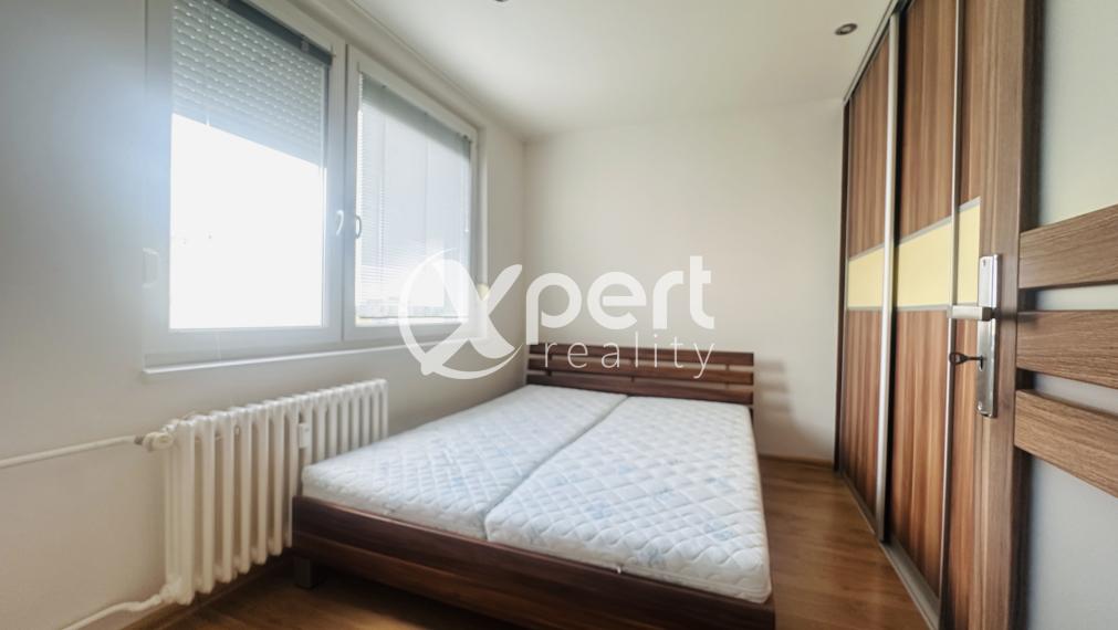 Slnečný 3 izbový byt v obľúbenej lokalite na predaj