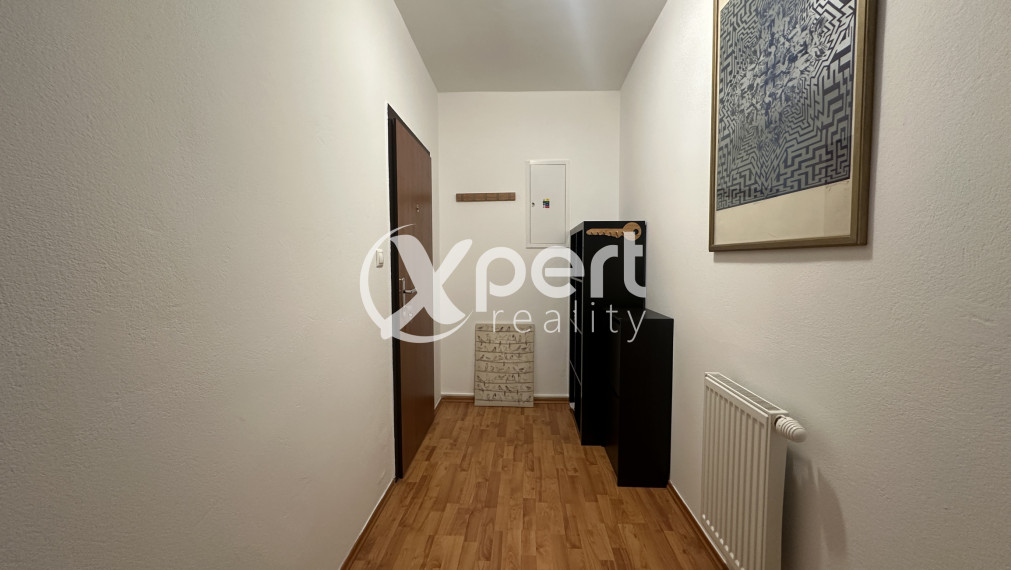 2-izbový byt na prenájom v centre Galanty s garážovým státím