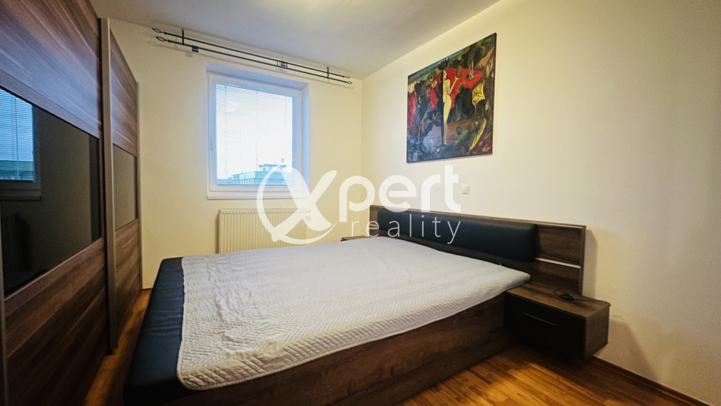 2-izbový byt na prenájom v centre Galanty s garážovým státím