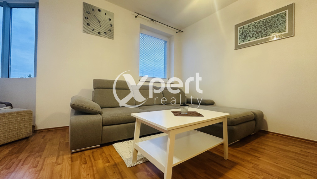 2-izbový byt na prenájom v centre Galanty s garážovým státím