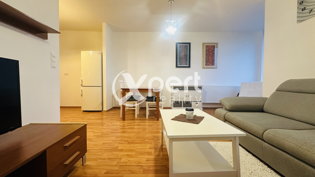 2-izbový byt na prenájom v centre Galanty s garážovým státím