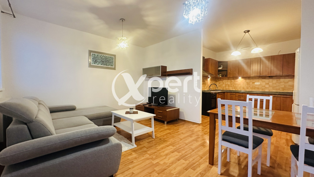 2-izbový byt na prenájom v centre Galanty s garážovým státím