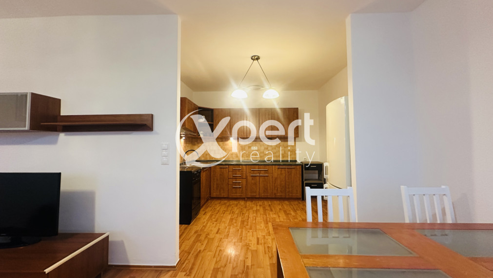 2-izbový byt na prenájom v centre Galanty s garážovým státím