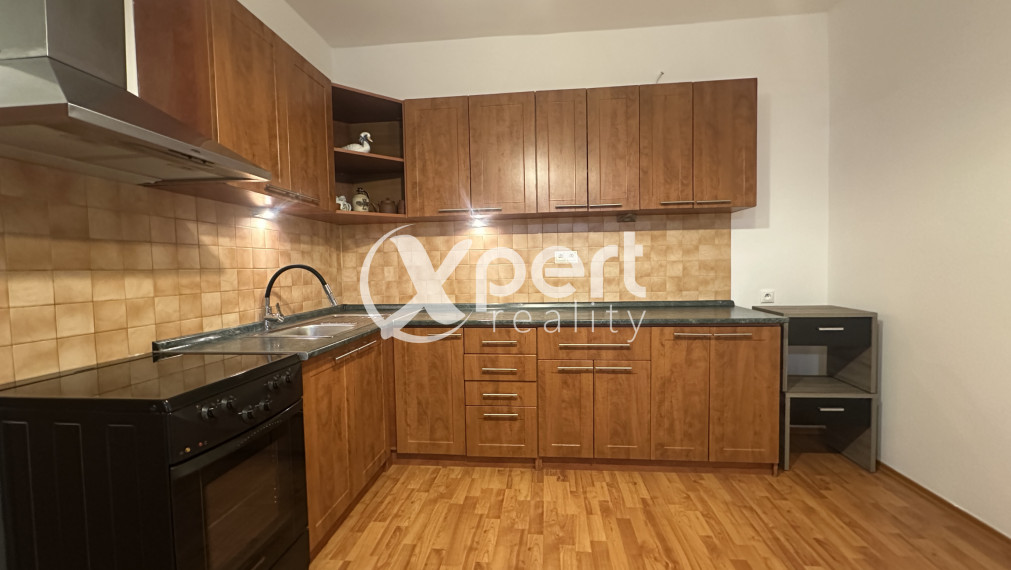 2-izbový byt na prenájom v centre Galanty s garážovým státím