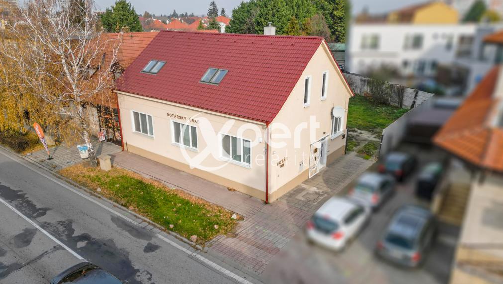 Rodinný dom s multifunkčným využitím v  centre Galanty