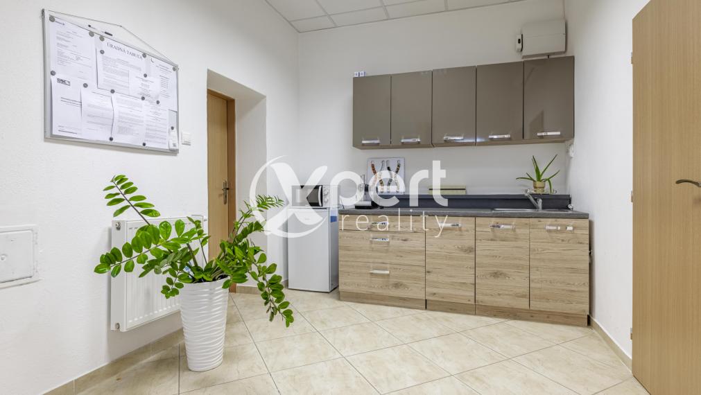 Rodinný dom s multifunkčným využitím v  centre Galanty