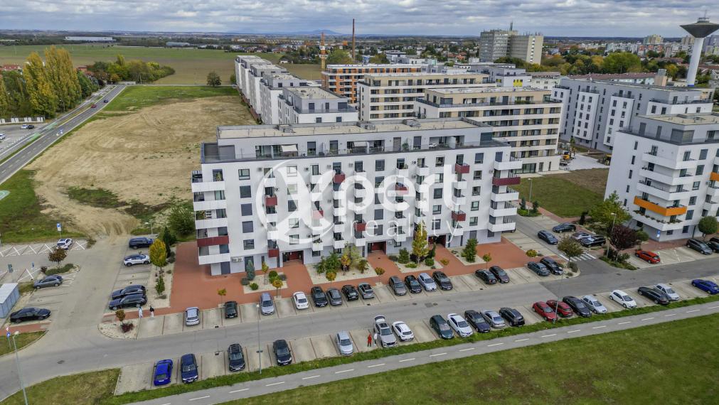 Slnečný 3 izbový byt v obľúbenej lokalite na predaj