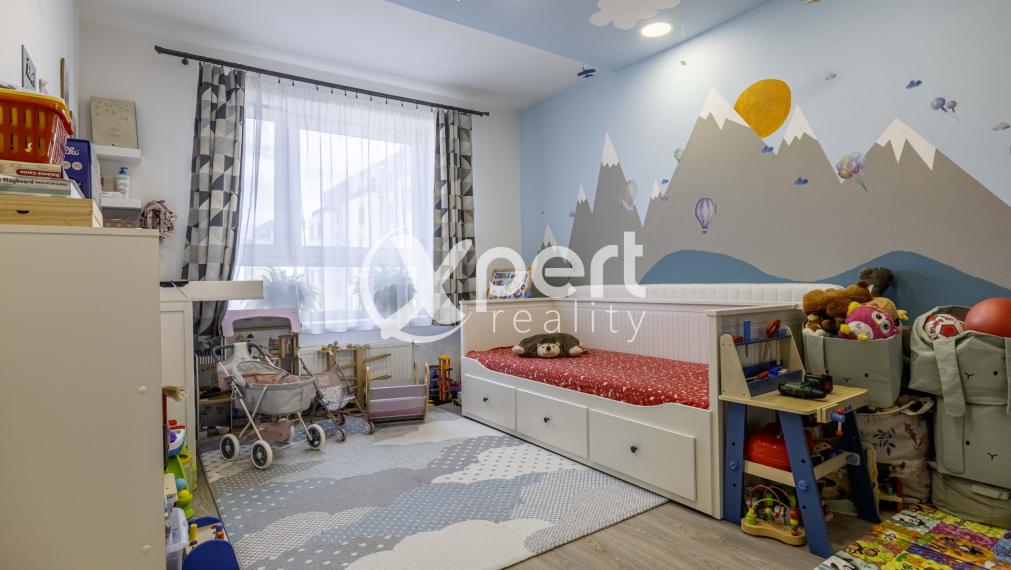 Slnečný 3 izbový byt v obľúbenej lokalite na predaj