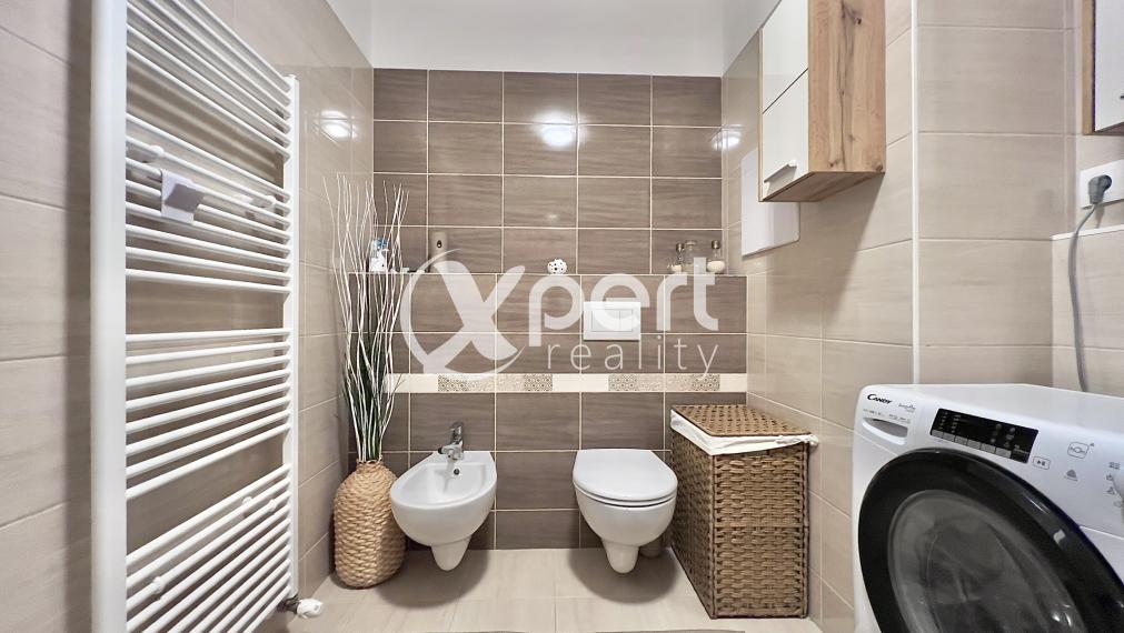 Slnečný 3 izbový byt v obľúbenej lokalite na predaj